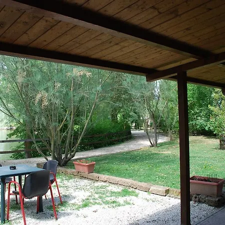 ファームステイ Agriturismo I Tre Fiumi グッビオ