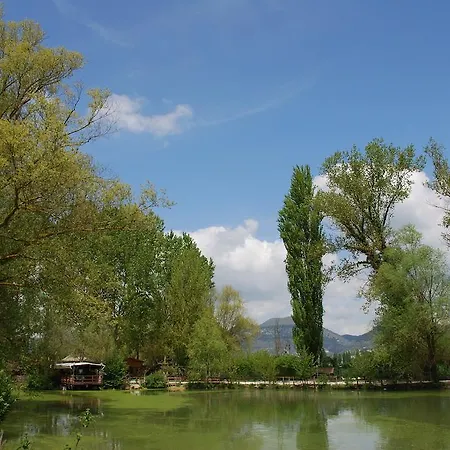 ファームステイ Agriturismo I Tre Fiumi グッビオ